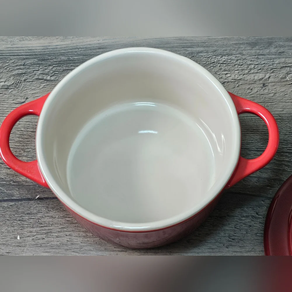 Le Creuset Mini Round Cocotte 14cm Red  New - Picture 5 of 8